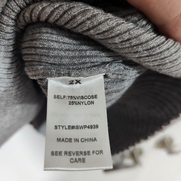 Flying Tomato Gray V-Neck Sweater - Picture 5 of 6